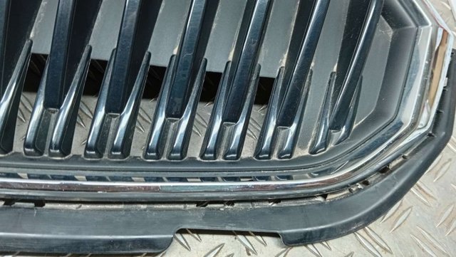 VAG 6VA853653 Решетка радиатора в наличии Чернигов