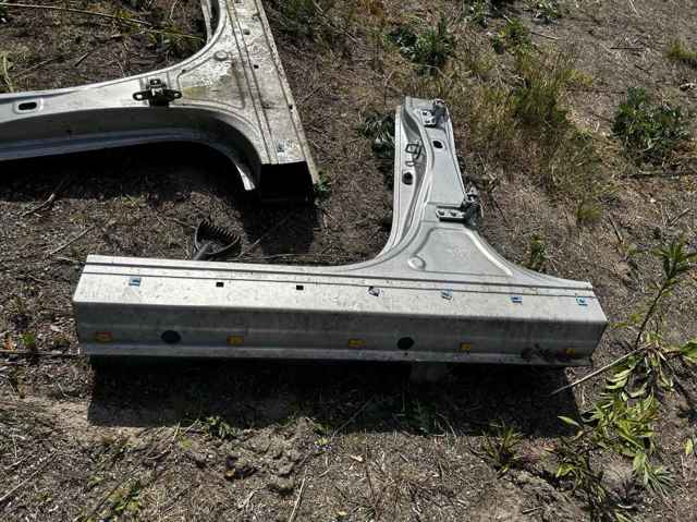 713122PD00 HYUNDAI Порог внешний правый купить в Львов