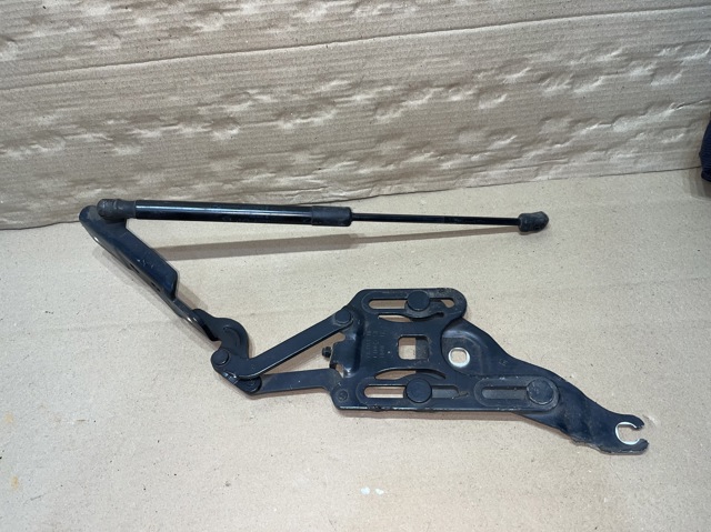 7148347 BMW Петля капота левая купить в Ровно