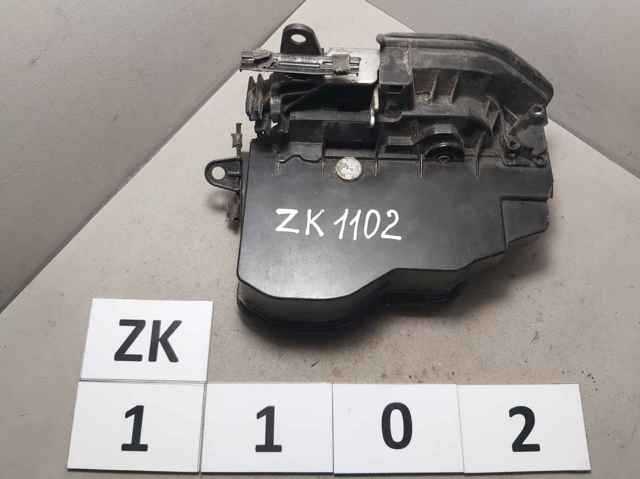 Дверной замок передний правый 7318416 BMW