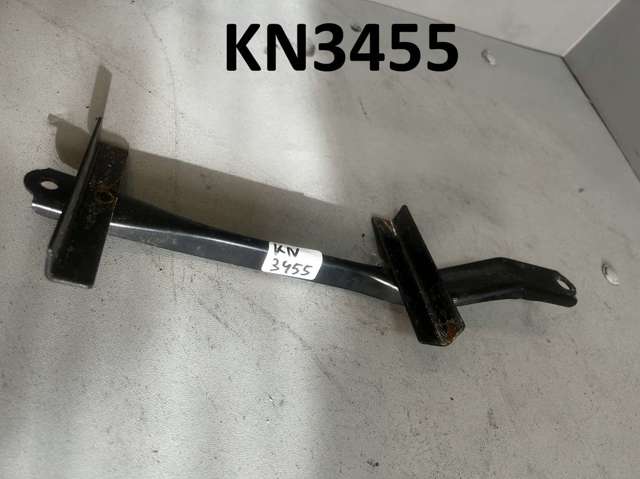 TOYOTA 744040T010 Подставка аккумулятора в наличии Тернополь