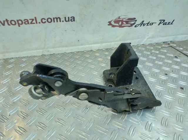 RENAULT 745963412R Ролик двери боковой (сдвижной) правый нижний в наличии Житомир