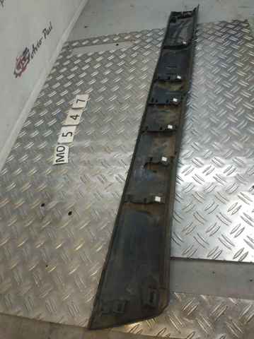 Накладка передней правой двери 7507148030 TOYOTA