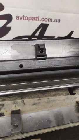 Молдинг передней правой двери 7507148100 TOYOTA