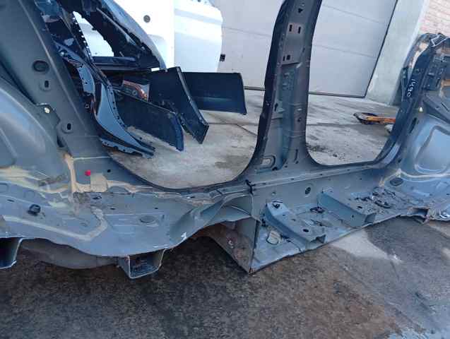 760317307R RENAULT Крыло заднее левое купить в Николаев