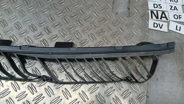 Кронштейн бампера заднего, центральный 760807863 VAG