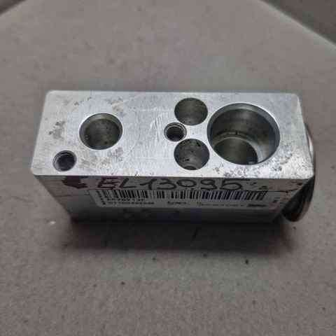 7701208762 Клапан TRV кондиционера купить Черновцы
