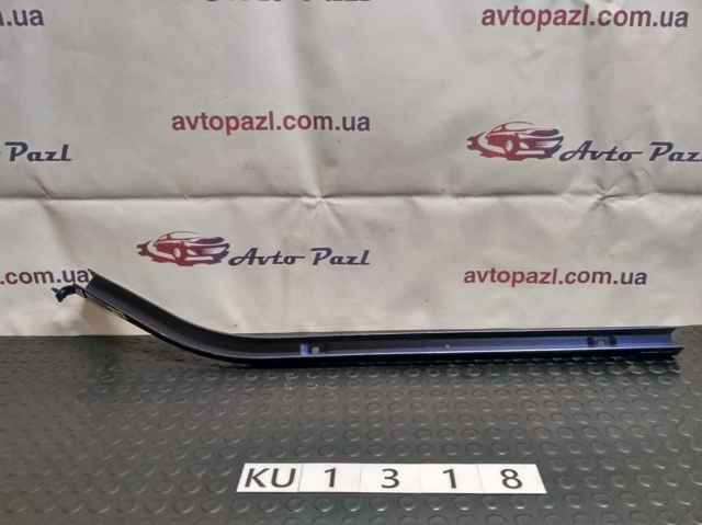 777900579R RENAULT Рельс направляющей сдвижной двери верхний правый купить в Украина