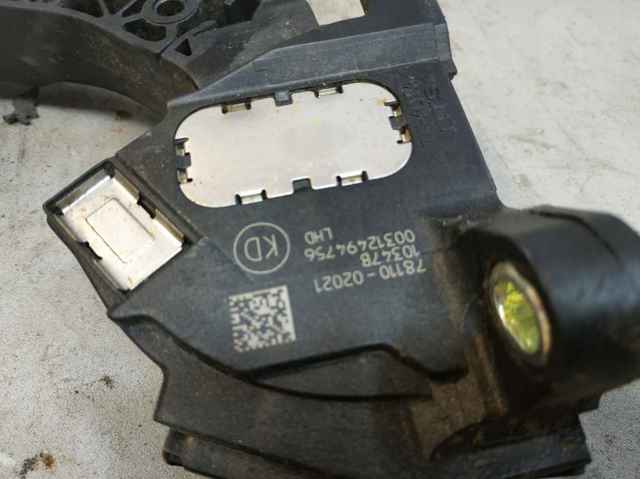 7811002021 TOYOTA Педаль газа (акселератора) купить в Черновцы