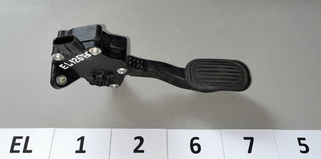 Педаль акселератора 7811060110 TOYOTA