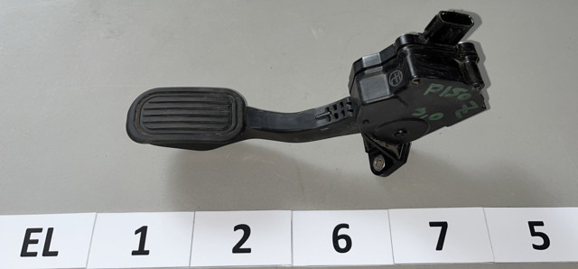 7811060110 TOYOTA Педаль газа (акселератора) купить в Киев