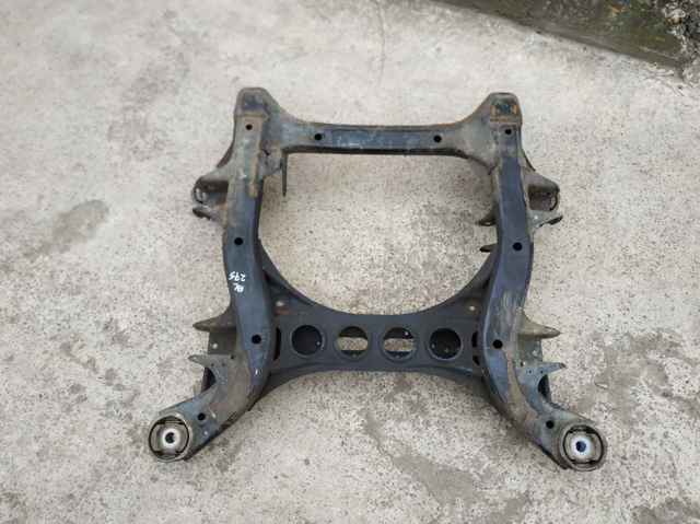 Крабобалка передней подвески 7L0400025 VAG
