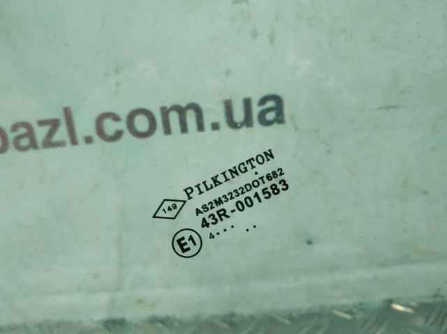 803000709R Стекло двери передней правой купить Киев