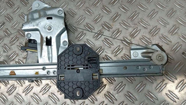 807209299R RENAULT Стеклоподъемник передней правой двери купить в Черновцы