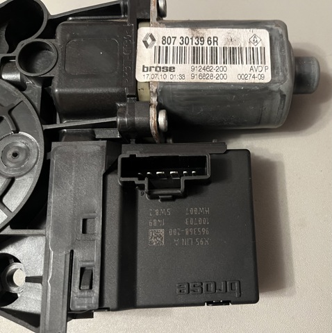 807301396R RENAULT Мотор стеклоподъемника двери передней правой купить в Винница