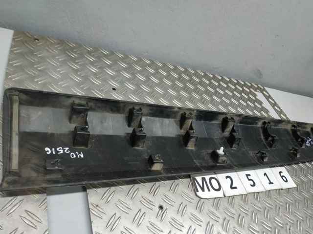 Молдинг передней правой двери 808706UA0A NISSAN