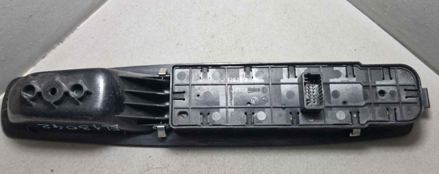 Кнопки переднего левого стеклоподъемника 809610016R RENAULT