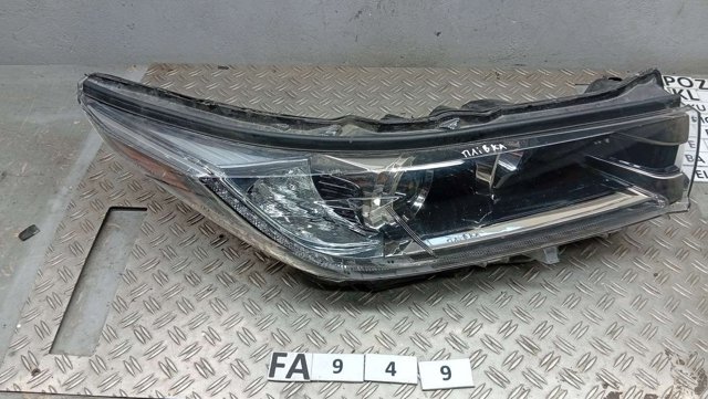 Основная фара - вставка 811100E380 TOYOTA