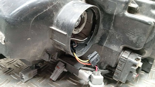 811100E380 TOYOTA Фара правая купить в Винница