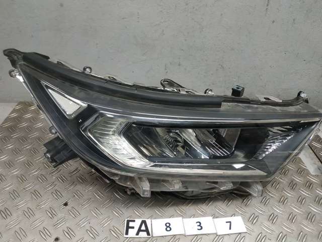 Фара основная правая 8114542840 TOYOTA