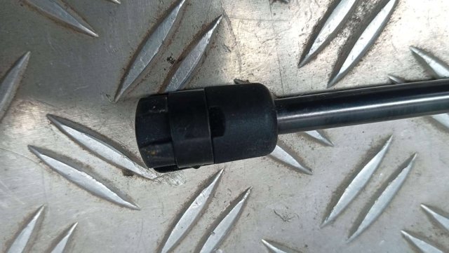 81161GI000 HYUNDAI Амортизатор капота левый купить в Николаев