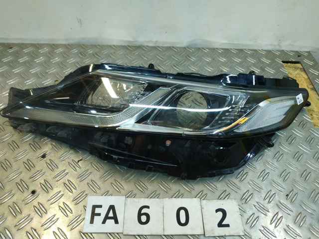 Основная фара в сборе левая 8117133D11 TOYOTA