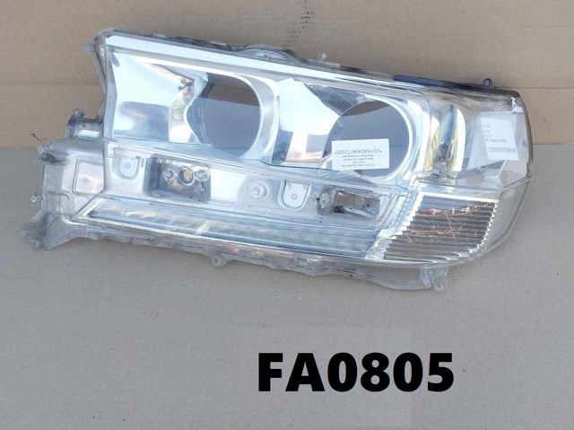 Стекло левого фонаря 8117160K12 TOYOTA