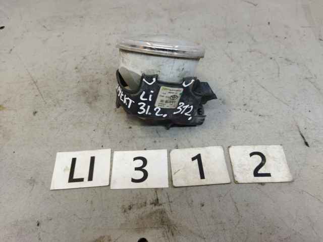Туманка левая 8122002110 TOYOTA