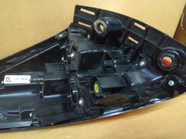 TOYOTA 81551F4010 Фонарь задний правый в наличии Запорожье