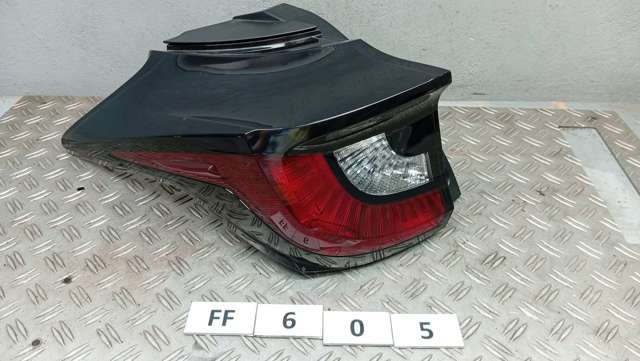 Фонарь задний левый 81561K0030 TOYOTA
