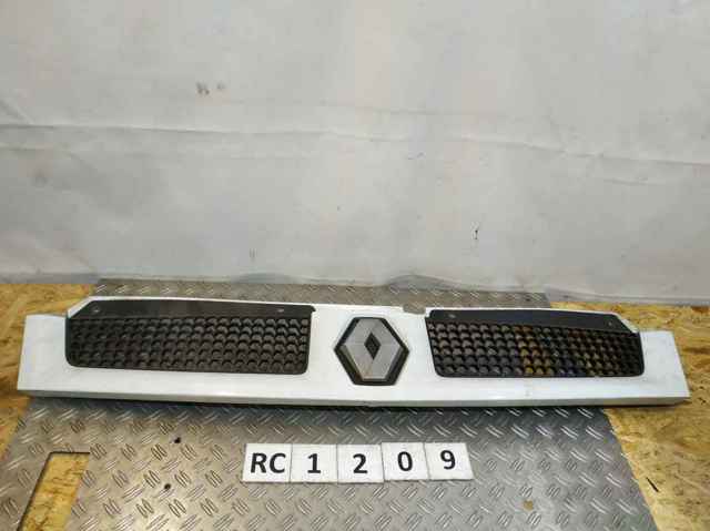 Решетка 8200233765 RENAULT