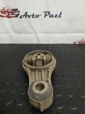 Подушка передней опоры двигателя 8200427529 RENAULT