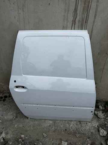 Дверь фургона задняя, распашная, правая 821006680R RENAULT