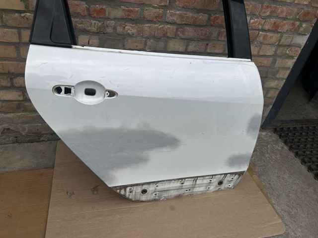 821009283R Дверь задняя правая купить Украина