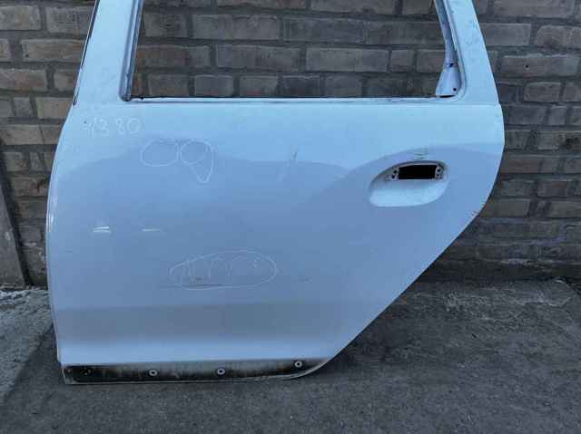 821017241R RENAULT Дверь задняя левая купить в Львов
