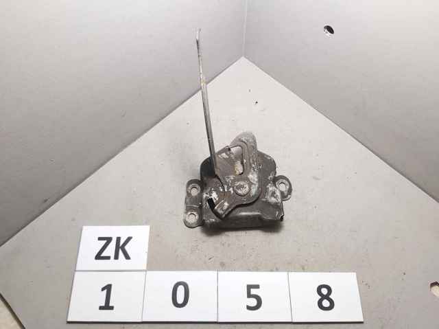Запор капота (замок и привод замка капота) 8211065J01 SUZUKI