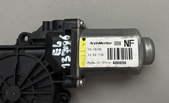 HYUNDAI 824603K001 Мотор стеклоподъемника двери передней правой в наличии Ровно