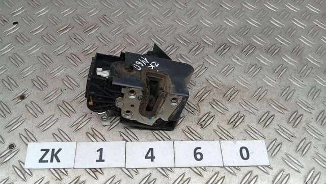 Замок задней двери, правой 825022281R RENAULT