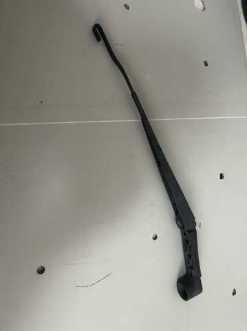 8250A100 MITSUBISHI Поводок стеклоочистителя купить в Киев