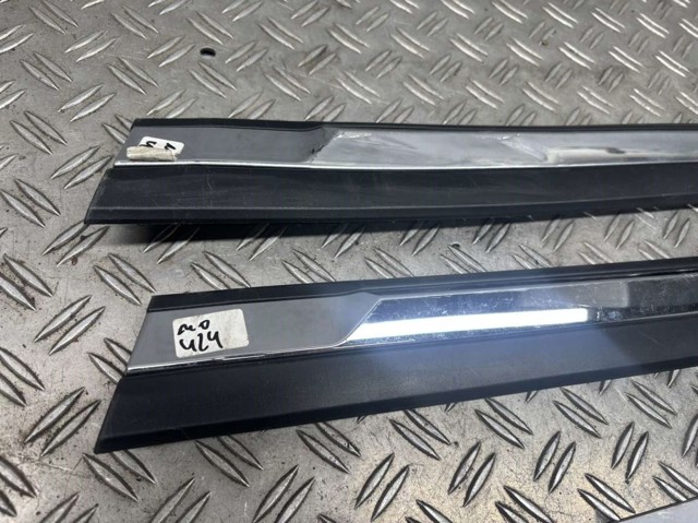 828766FR0A NISSAN Молдинг двери задней правой нижний купить в Чернигов