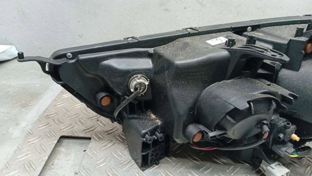 8301B592 MITSUBISHI Фара правая купить в Одесса