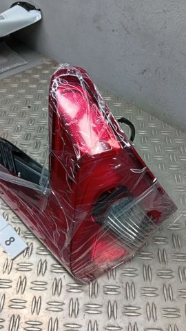 Задний правый стоп 8330B014 MARKET (OEM)