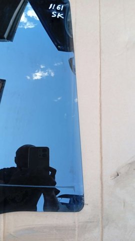 834202B000 Стекло двери задней правой купить Житомир