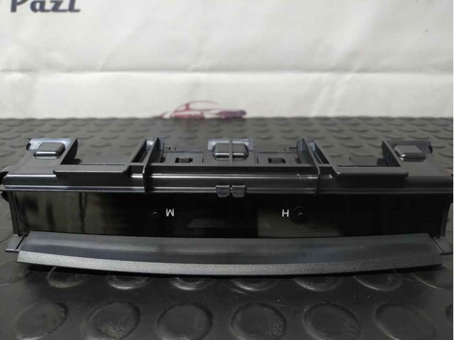 Часы в салон, на панели 8391033210 TOYOTA