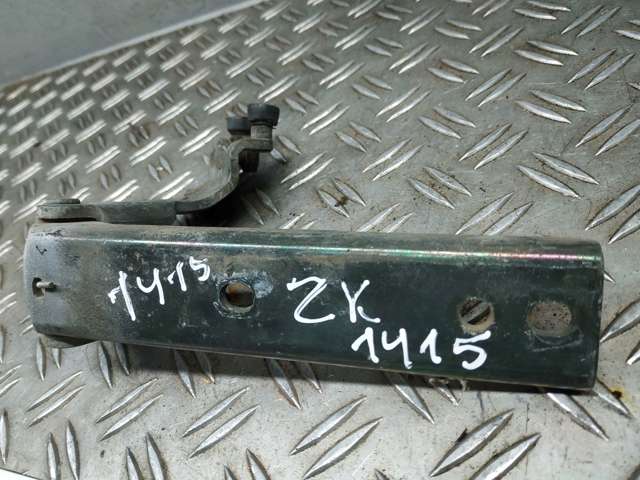 839504A000 HYUNDAI Ролик двери боковой (сдвижной) правый центральный купить в Винница