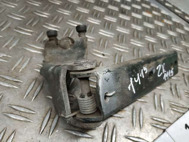 HYUNDAI 839504A000 Ролик двери боковой (сдвижной) правый центральный в наличии Киев