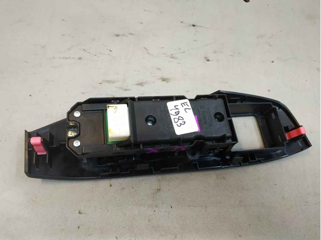 TOYOTA 8404078030 Кнопочный блок управления стеклоподъемником передний левый в наличии Украина