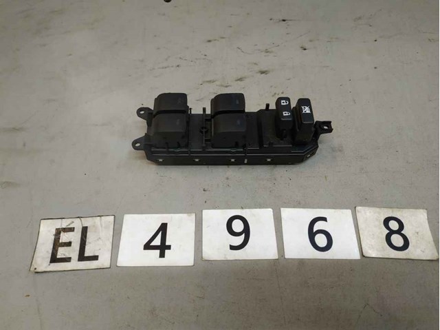 Кнопки переднего левого стекло подъемника 8482006071 TOYOTA
