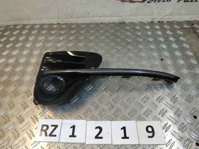 Правая решетка переднего бампера 86552J7CB0 HYUNDAI