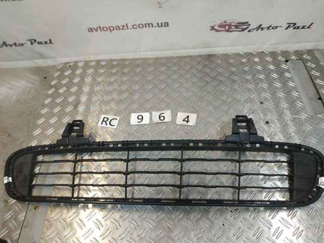 Центральная решетка переднего бампера 86560H8HA0 HYUNDAI